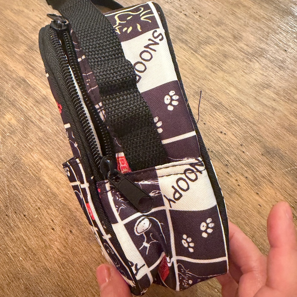 2015 Peanuts Snoopy mini backpack insulated pocket - image 4